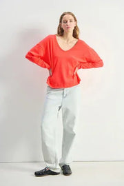 American Vintage Sonoma V-Neck top in Vintage Sunrise, showcasing a soft fabric and stylish V-neck design.