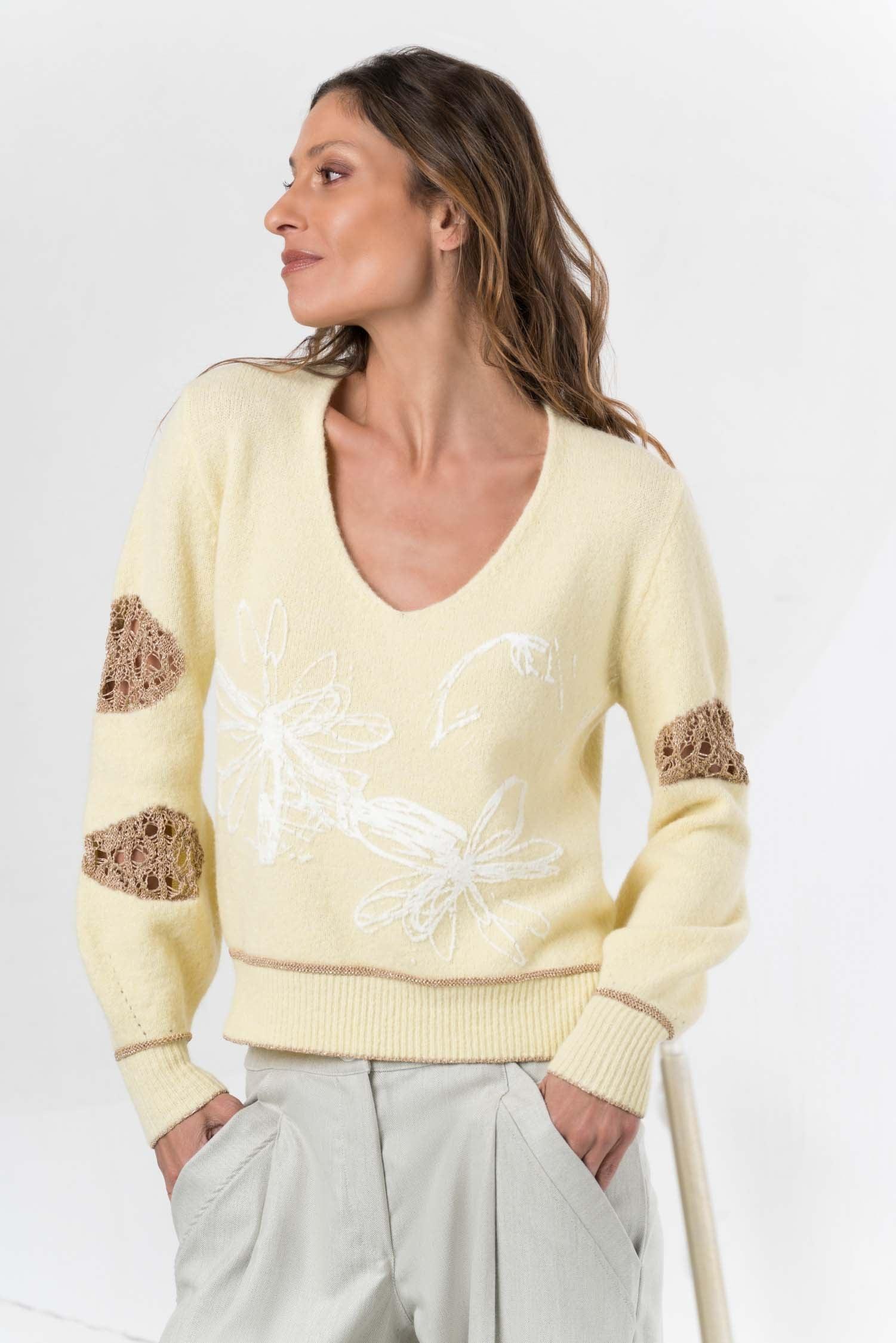 Elisa Cavaletti knitted sweater in white and yellow with a cozy, textured design, perfect for casual wear.