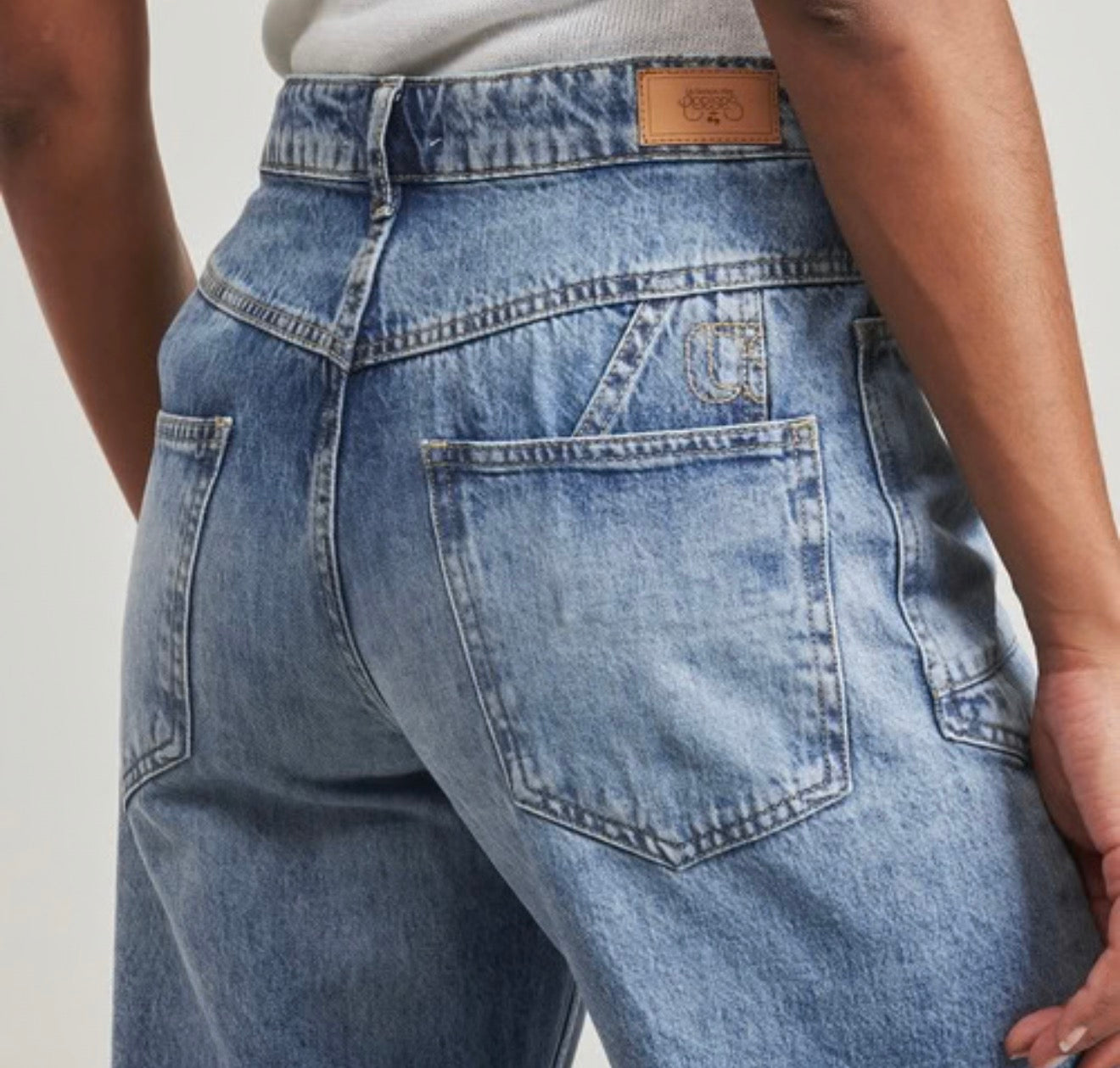 Les Tempes Des Cerises  - Madie Jean